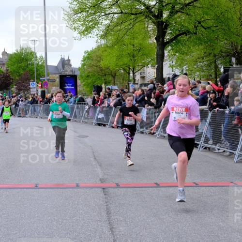 25.04.2026 - Das Zehntel Tim E. http://msf.ph/oto/9577197 25.04.2026 10:59:25 Ziel 5033, 5198, 5343, 5402, 5768, 5918, 5951, 5972, 5975, 6091, 6196, 6214, 6255, 6257, 6261, 6303, 6333, 6337, 6395, 6465, 6483, 6536, 6541, 6546, 6573, 6577, 6874, 7012, 7013, 7017, 7059, 7094, 7108, 7124, 7140, 7155, 7174, 7179, 7465, 7631, 7633, 7692, 7751, 7826, 7844, 7993 meine-sportfotos.de