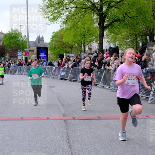 25.04.2026 - Das Zehntel Tim E. http://msf.ph/oto/9577199 25.04.2026 10:59:25 Ziel 5033, 5198, 5343, 5402, 5768, 5918, 5951, 5972, 5975, 6091, 6196, 6214, 6255, 6257, 6261, 6303, 6333, 6337, 6395, 6465, 6483, 6536, 6541, 6546, 6573, 6577, 6874, 7012, 7013, 7017, 7059, 7094, 7108, 7124, 7140, 7155, 7174, 7179, 7465, 7631, 7633, 7692, 7751, 7826, 7844, 7993 meine-sportfotos.de