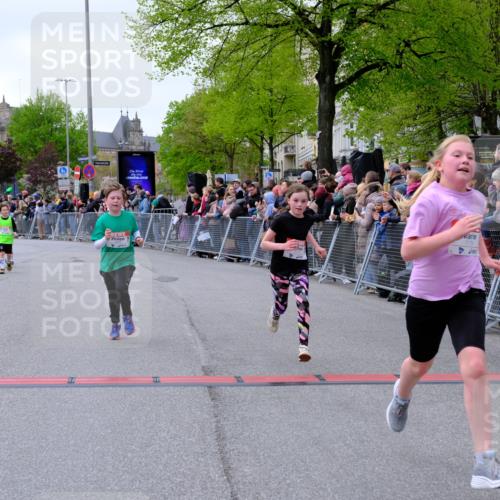 25.04.2026 - Das Zehntel Tim E. http://msf.ph/oto/9577200 25.04.2026 10:59:25 Ziel 5033, 5198, 5343, 5402, 5768, 5918, 5951, 5972, 5975, 6091, 6196, 6214, 6255, 6257, 6261, 6303, 6333, 6337, 6395, 6465, 6483, 6536, 6541, 6546, 6573, 6577, 6874, 7012, 7013, 7017, 7059, 7094, 7108, 7124, 7140, 7155, 7174, 7179, 7465, 7631, 7633, 7692, 7751, 7826, 7844, 7993 meine-sportfotos.de