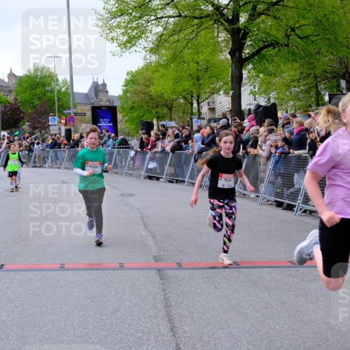 25.04.2026 - Das Zehntel Tim E. http://msf.ph/oto/9577201 25.04.2026 10:59:25 Ziel 5033, 5198, 5343, 5402, 5768, 5918, 5951, 5972, 5975, 6091, 6196, 6214, 6255, 6257, 6261, 6303, 6333, 6337, 6395, 6465, 6483, 6536, 6541, 6546, 6573, 6577, 6874, 7012, 7013, 7017, 7059, 7094, 7108, 7124, 7140, 7155, 7174, 7179, 7465, 7631, 7633, 7692, 7751, 7826, 7844, 7993 meine-sportfotos.de