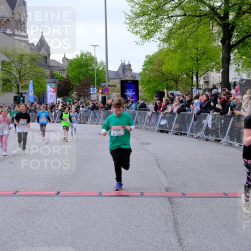 25.04.2026 - Das Zehntel Tim E. http://msf.ph/oto/9577202 25.04.2026 10:59:26 Ziel 5033, 5198, 5343, 5402, 5768, 5918, 5972, 5975, 5995, 6091, 6196, 6255, 6257, 6261, 6303, 6333, 6337, 6395, 6465, 6536, 6541, 6546, 6573, 6577, 6874, 7012, 7013, 7017, 7059, 7094, 7108, 7124, 7140, 7155, 7174, 7179, 7465, 7692, 7751, 7826, 7844, 7993 meine-sportfotos.de