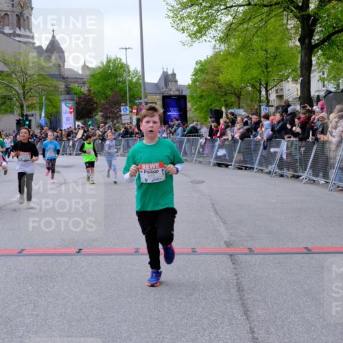 25.04.2026 - Das Zehntel Tim E. http://msf.ph/oto/9577209 25.04.2026 10:59:26 Ziel 5033, 5198, 5343, 5402, 5768, 5918, 5972, 5975, 5995, 6091, 6196, 6255, 6257, 6261, 6303, 6333, 6337, 6395, 6465, 6536, 6541, 6546, 6573, 6577, 6874, 7012, 7013, 7017, 7059, 7094, 7108, 7124, 7140, 7155, 7174, 7179, 7465, 7692, 7751, 7826, 7844, 7993 meine-sportfotos.de