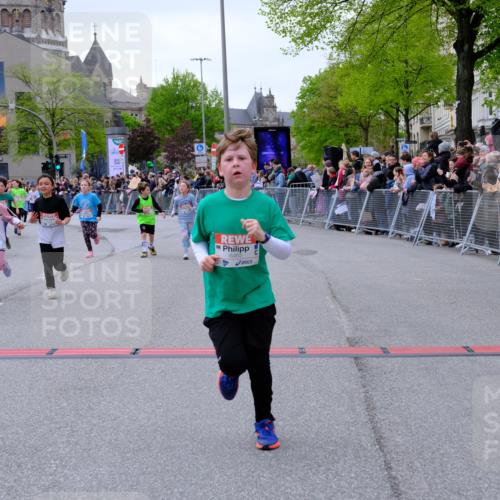 25.04.2026 - Das Zehntel Tim E. http://msf.ph/oto/9577212 25.04.2026 10:59:26 Ziel 5033, 5198, 5343, 5402, 5768, 5918, 5972, 5975, 5995, 6091, 6196, 6255, 6257, 6261, 6303, 6333, 6337, 6395, 6465, 6536, 6541, 6546, 6573, 6577, 6874, 7012, 7013, 7017, 7059, 7094, 7108, 7124, 7140, 7155, 7174, 7179, 7465, 7692, 7751, 7826, 7844, 7993 meine-sportfotos.de
