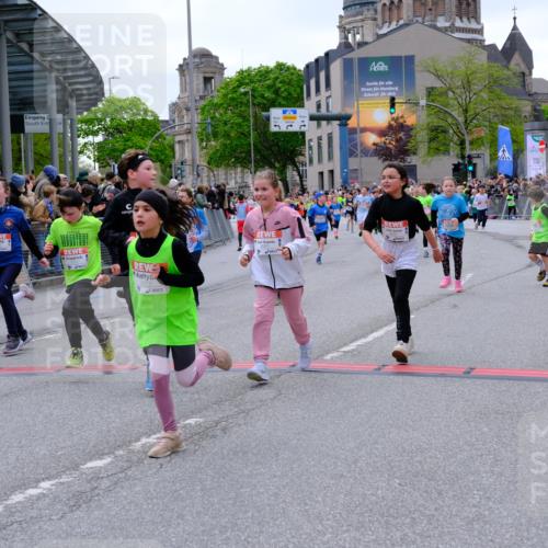 25.04.2026 - Das Zehntel Tim E. http://msf.ph/oto/9577216 25.04.2026 10:59:28 Ziel 5198, 5343, 5768, 5972, 5975, 5995, 6091, 6255, 6257, 6261, 6296, 6303, 6333, 6395, 6465, 6536, 6541, 6546, 6577, 6874, 7012, 7013, 7017, 7054, 7059, 7067, 7108, 7124, 7140, 7155, 7174, 7179, 7465, 7692, 7751, 7826, 7844 meine-sportfotos.de