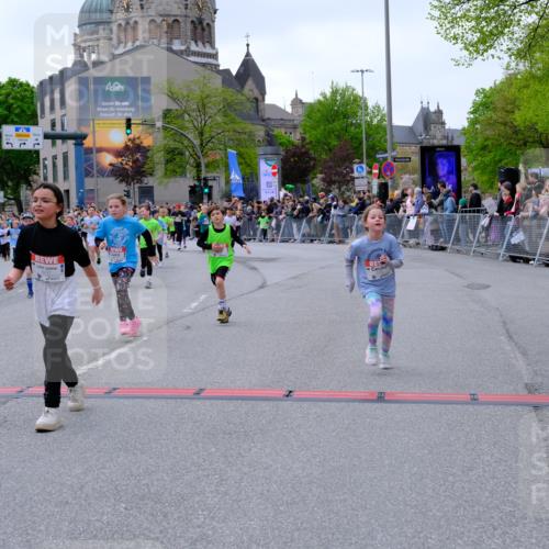 25.04.2026 - Das Zehntel Tim E. http://msf.ph/oto/9577220 25.04.2026 10:59:29 Ziel 5198, 5343, 5975, 5995, 6091, 6255, 6257, 6261, 6296, 6303, 6333, 6395, 6465, 6536, 6541, 6546, 6577, 6874, 7012, 7013, 7017, 7054, 7059, 7067, 7174, 7179, 7465, 7692, 7751, 7826, 7844 meine-sportfotos.de