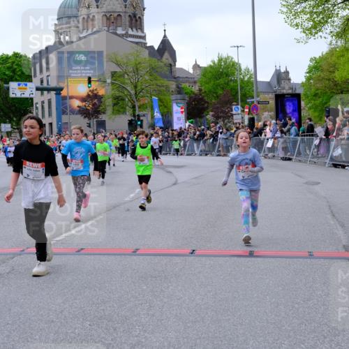 25.04.2026 - Das Zehntel Tim E. http://msf.ph/oto/9577221 25.04.2026 10:59:29 Ziel 5198, 5343, 5975, 5995, 6091, 6255, 6257, 6261, 6296, 6303, 6333, 6395, 6465, 6536, 6541, 6546, 6577, 6874, 7012, 7013, 7017, 7054, 7059, 7067, 7174, 7179, 7465, 7692, 7751, 7826, 7844 meine-sportfotos.de