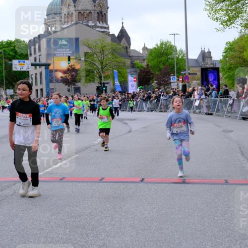 25.04.2026 - Das Zehntel Tim E. http://msf.ph/oto/9577222 25.04.2026 10:59:29 Ziel 5198, 5343, 5975, 5995, 6091, 6255, 6257, 6261, 6296, 6303, 6333, 6395, 6465, 6536, 6541, 6546, 6577, 6874, 7012, 7013, 7017, 7054, 7059, 7067, 7174, 7179, 7465, 7692, 7751, 7826, 7844 meine-sportfotos.de