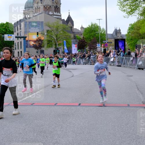 25.04.2026 - Das Zehntel Tim E. http://msf.ph/oto/9577223 25.04.2026 10:59:29 Ziel 5198, 5343, 5975, 5995, 6091, 6255, 6257, 6261, 6296, 6303, 6333, 6395, 6465, 6536, 6541, 6546, 6577, 6874, 7012, 7013, 7017, 7054, 7059, 7067, 7174, 7179, 7465, 7692, 7751, 7826, 7844 meine-sportfotos.de