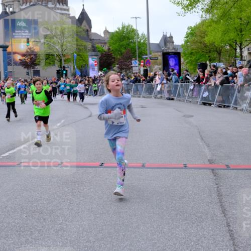 25.04.2026 - Das Zehntel Tim E. http://msf.ph/oto/9577224 25.04.2026 10:59:30 Ziel 5198, 5219, 5343, 5975, 5995, 6091, 6255, 6257, 6261, 6296, 6303, 6395, 6465, 6577, 6874, 7012, 7013, 7017, 7054, 7059, 7067, 7174, 7179, 7296, 7465, 7692, 7751, 7826, 7844 meine-sportfotos.de
