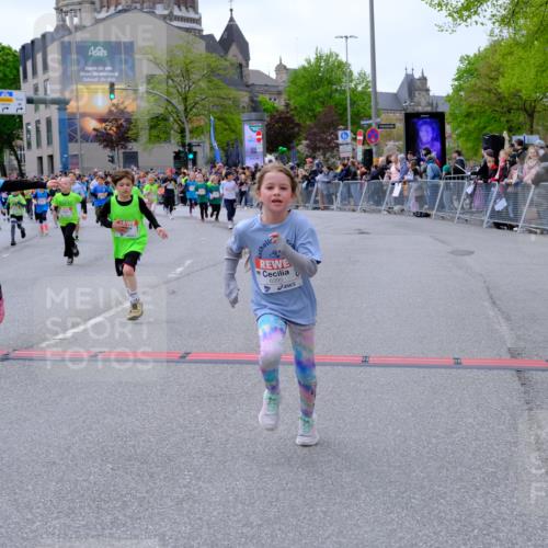 25.04.2026 - Das Zehntel Tim E. http://msf.ph/oto/9577226 25.04.2026 10:59:30 Ziel 5198, 5219, 5343, 5975, 5995, 6091, 6255, 6257, 6261, 6296, 6303, 6395, 6465, 6577, 6874, 7012, 7013, 7017, 7054, 7059, 7067, 7174, 7179, 7296, 7465, 7692, 7751, 7826, 7844 meine-sportfotos.de