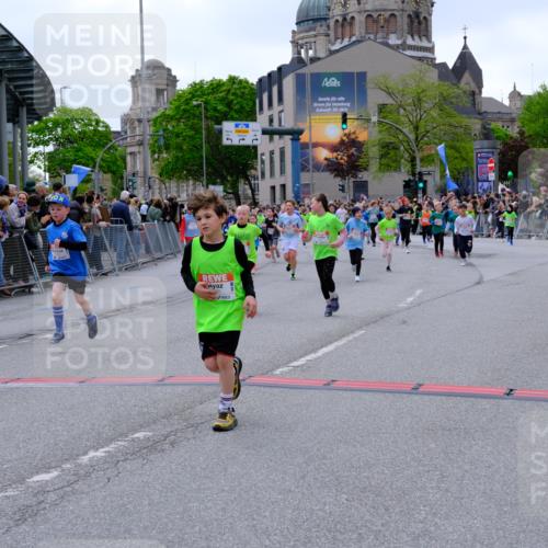 25.04.2026 - Das Zehntel Tim E. http://msf.ph/oto/9577229 25.04.2026 10:59:32 Ziel 5198, 5219, 5343, 5960, 5975, 5995, 6091, 6255, 6257, 6261, 6296, 6395, 6465, 6577, 6874, 6945, 7012, 7013, 7017, 7054, 7059, 7067, 7174, 7296, 7465, 7657, 7751, 7826, 7844 meine-sportfotos.de
