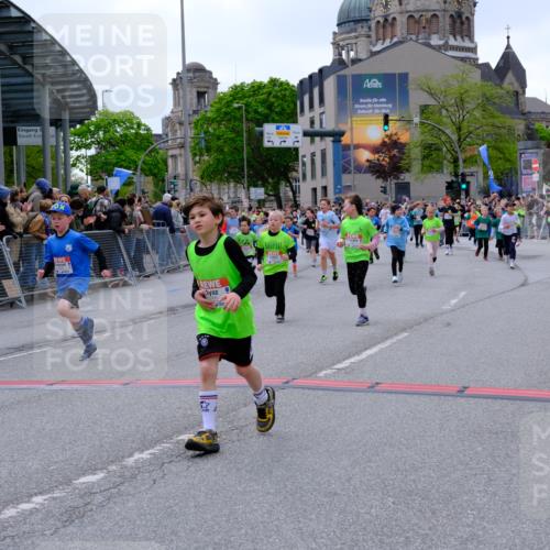 25.04.2026 - Das Zehntel Tim E. http://msf.ph/oto/9577231 25.04.2026 10:59:32 Ziel 5198, 5219, 5343, 5960, 5975, 5995, 6091, 6255, 6257, 6261, 6296, 6395, 6465, 6577, 6874, 6945, 7012, 7013, 7017, 7054, 7059, 7067, 7174, 7296, 7465, 7657, 7751, 7826, 7844 meine-sportfotos.de