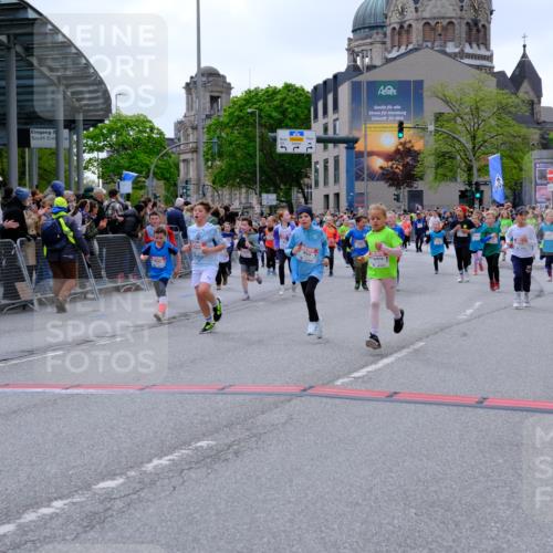 25.04.2026 - Das Zehntel Tim E. http://msf.ph/oto/9577244 25.04.2026 10:59:35 Ziel 5026, 5219, 5233, 5245, 5343, 5690, 5715, 5722, 5960, 5995, 6091, 6257, 6261, 6296, 6305, 6306, 6395, 6438, 6643, 6669, 6686, 6742, 6874, 6945, 7012, 7054, 7067, 7078, 7296, 7370, 7372, 7384, 7465, 7644, 7657, 7751, 7767, 7800, 7812, 7826, 7834, 7859 meine-sportfotos.de