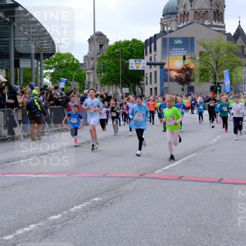 25.04.2026 - Das Zehntel Tim E. http://msf.ph/oto/9577245 25.04.2026 10:59:35 Ziel 5026, 5219, 5233, 5245, 5343, 5690, 5715, 5722, 5960, 5995, 6091, 6257, 6261, 6296, 6305, 6306, 6395, 6438, 6643, 6669, 6686, 6742, 6874, 6945, 7012, 7054, 7067, 7078, 7296, 7370, 7372, 7384, 7465, 7644, 7657, 7751, 7767, 7800, 7812, 7826, 7834, 7859 meine-sportfotos.de