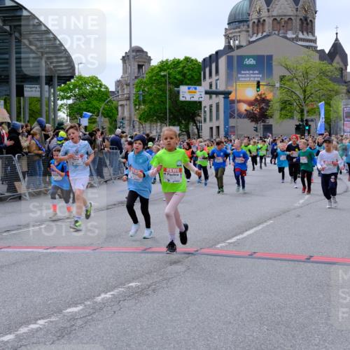 25.04.2026 - Das Zehntel Tim E. http://msf.ph/oto/9577247 25.04.2026 10:59:36 Ziel 5026, 5219, 5233, 5245, 5271, 5286, 5343, 5352, 5353, 5690, 5715, 5722, 5960, 5995, 6091, 6296, 6305, 6306, 6395, 6438, 6632, 6643, 6669, 6686, 6742, 6874, 6945, 7054, 7067, 7078, 7296, 7370, 7371, 7372, 7384, 7465, 7644, 7657, 7751, 7761, 7767, 7800, 7812, 7826, 7834, 7859 meine-sportfotos.de