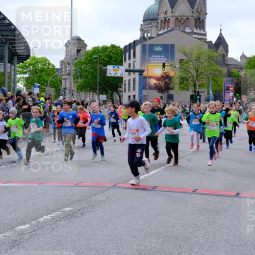 25.04.2026 - Das Zehntel Tim E. http://msf.ph/oto/9577259 25.04.2026 10:59:38 Ziel 5026, 5219, 5233, 5240, 5245, 5248, 5271, 5286, 5352, 5353, 5635, 5690, 5715, 5722, 5960, 5995, 6296, 6305, 6306, 6320, 6438, 6632, 6643, 6654, 6669, 6686, 6742, 6945, 7054, 7057, 7066, 7067, 7078, 7296, 7361, 7370, 7371, 7372, 7384, 7479, 7535, 7559, 7644, 7657, 7761, 7767, 7782, 7800, 7812, 7834, 7859 meine-sportfotos.de