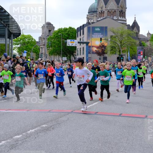 25.04.2026 - Das Zehntel Tim E. http://msf.ph/oto/9577260 25.04.2026 10:59:38 Ziel 5026, 5219, 5233, 5240, 5245, 5248, 5271, 5286, 5352, 5353, 5635, 5690, 5715, 5722, 5960, 5995, 6296, 6305, 6306, 6320, 6438, 6632, 6643, 6654, 6669, 6686, 6742, 6945, 7054, 7057, 7066, 7067, 7078, 7296, 7361, 7370, 7371, 7372, 7384, 7479, 7535, 7559, 7644, 7657, 7761, 7767, 7782, 7800, 7812, 7834, 7859 meine-sportfotos.de