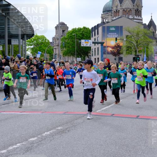 25.04.2026 - Das Zehntel Tim E. http://msf.ph/oto/9577262 25.04.2026 10:59:38 Ziel 5026, 5219, 5233, 5240, 5245, 5248, 5271, 5286, 5352, 5353, 5635, 5690, 5715, 5722, 5960, 5995, 6296, 6305, 6306, 6320, 6438, 6632, 6643, 6654, 6669, 6686, 6742, 6945, 7054, 7057, 7066, 7067, 7078, 7296, 7361, 7370, 7371, 7372, 7384, 7479, 7535, 7559, 7644, 7657, 7761, 7767, 7782, 7800, 7812, 7834, 7859 meine-sportfotos.de