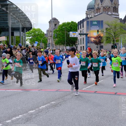 25.04.2026 - Das Zehntel Tim E. http://msf.ph/oto/9577263 25.04.2026 10:59:38 Ziel 5026, 5219, 5233, 5240, 5245, 5248, 5271, 5286, 5352, 5353, 5635, 5690, 5715, 5722, 5960, 5995, 6296, 6305, 6306, 6320, 6438, 6632, 6643, 6654, 6669, 6686, 6742, 6945, 7054, 7057, 7066, 7067, 7078, 7296, 7361, 7370, 7371, 7372, 7384, 7479, 7535, 7559, 7644, 7657, 7761, 7767, 7782, 7800, 7812, 7834, 7859 meine-sportfotos.de