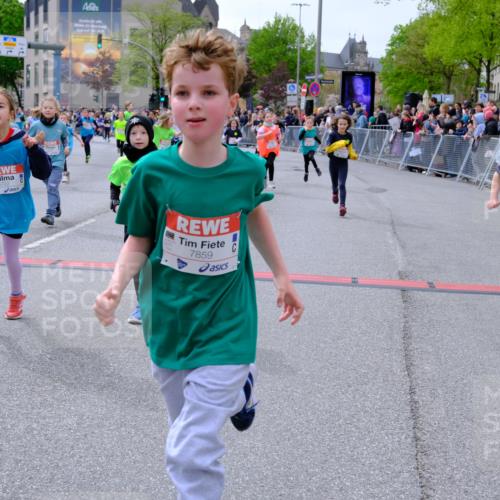 25.04.2026 - Das Zehntel Tim E. http://msf.ph/oto/9577271 25.04.2026 10:59:41 Ziel 5026, 5094, 5155, 5219, 5233, 5240, 5245, 5248, 5271, 5286, 5352, 5353, 5635, 5690, 5715, 5722, 5767, 5860, 5960, 6270, 6274, 6305, 6306, 6320, 6438, 6608, 6632, 6643, 6654, 6669, 6686, 6742, 6872, 6896, 6945, 7057, 7066, 7078, 7296, 7361, 7370, 7371, 7372, 7376, 7384, 7479, 7535, 7559, 7644, 7657, 7761, 7767, 7782, 7800, 7812, 7834, 7859 meine-sportfotos.de