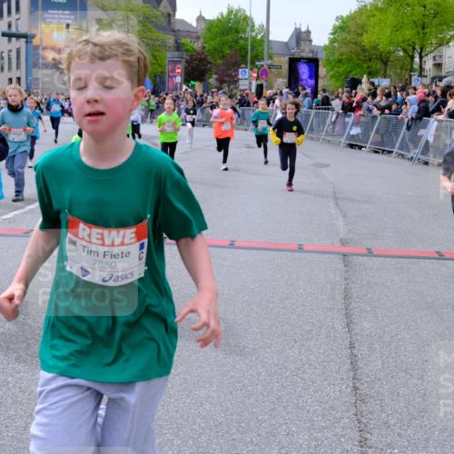 25.04.2026 - Das Zehntel Tim E. http://msf.ph/oto/9577272 25.04.2026 10:59:41 Ziel 5026, 5094, 5155, 5219, 5233, 5240, 5245, 5248, 5271, 5286, 5352, 5353, 5635, 5690, 5715, 5722, 5767, 5860, 5960, 6270, 6274, 6305, 6306, 6320, 6438, 6608, 6632, 6643, 6654, 6669, 6686, 6742, 6872, 6896, 6945, 7057, 7066, 7078, 7296, 7361, 7370, 7371, 7372, 7376, 7384, 7479, 7535, 7559, 7644, 7657, 7761, 7767, 7782, 7800, 7812, 7834, 7859 meine-sportfotos.de
