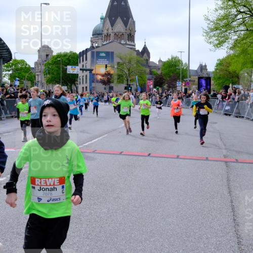 25.04.2026 - Das Zehntel Tim E. http://msf.ph/oto/9577273 25.04.2026 10:59:42 Ziel 5026, 5040, 5094, 5155, 5219, 5233, 5240, 5245, 5248, 5271, 5286, 5352, 5353, 5635, 5690, 5715, 5722, 5767, 5860, 5960, 6270, 6274, 6305, 6306, 6320, 6438, 6608, 6632, 6643, 6654, 6661, 6669, 6671, 6686, 6742, 6872, 6896, 6945, 7057, 7066, 7078, 7112, 7235, 7241, 7296, 7361, 7370, 7371, 7372, 7376, 7384, 7479, 7535, 7559, 7644, 7657, 7761, 7767, 7782, 7800, 7812, 7834, 7859 meine-sportfotos.de