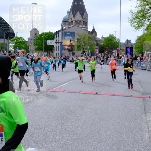 25.04.2026 - Das Zehntel Tim E. http://msf.ph/oto/9577275 25.04.2026 10:59:42 Ziel 5026, 5040, 5094, 5155, 5219, 5233, 5240, 5245, 5248, 5271, 5286, 5352, 5353, 5635, 5690, 5715, 5722, 5767, 5860, 5960, 6270, 6274, 6305, 6306, 6320, 6438, 6608, 6632, 6643, 6654, 6661, 6669, 6671, 6686, 6742, 6872, 6896, 6945, 7057, 7066, 7078, 7112, 7235, 7241, 7296, 7361, 7370, 7371, 7372, 7376, 7384, 7479, 7535, 7559, 7644, 7657, 7761, 7767, 7782, 7800, 7812, 7834, 7859 meine-sportfotos.de