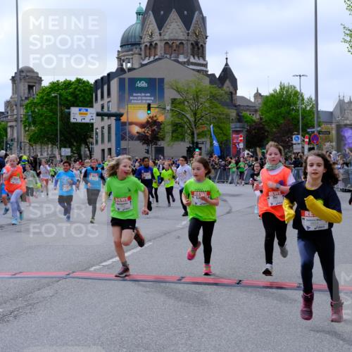 25.04.2026 - Das Zehntel Tim E. http://msf.ph/oto/9577277 25.04.2026 10:59:43 Ziel 5026, 5040, 5094, 5155, 5164, 5233, 5240, 5245, 5248, 5271, 5286, 5352, 5353, 5635, 5690, 5715, 5722, 5767, 5860, 5960, 6270, 6274, 6305, 6306, 6320, 6438, 6556, 6608, 6632, 6643, 6654, 6661, 6669, 6671, 6686, 6742, 6872, 6896, 6945, 7057, 7066, 7078, 7112, 7235, 7241, 7361, 7370, 7371, 7372, 7376, 7384, 7479, 7535, 7559, 7644, 7657, 7761, 7767, 7782, 7800, 7812, 7834, 7859 meine-sportfotos.de