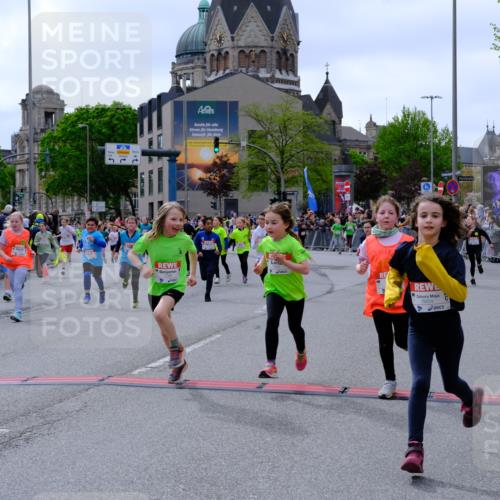 25.04.2026 - Das Zehntel Tim E. http://msf.ph/oto/9577278 25.04.2026 10:59:43 Ziel 5026, 5040, 5094, 5155, 5164, 5233, 5240, 5245, 5248, 5271, 5286, 5352, 5353, 5635, 5690, 5715, 5722, 5767, 5860, 5960, 6270, 6274, 6305, 6306, 6320, 6438, 6556, 6608, 6632, 6643, 6654, 6661, 6669, 6671, 6686, 6742, 6872, 6896, 6945, 7057, 7066, 7078, 7112, 7235, 7241, 7361, 7370, 7371, 7372, 7376, 7384, 7479, 7535, 7559, 7644, 7657, 7761, 7767, 7782, 7800, 7812, 7834, 7859 meine-sportfotos.de