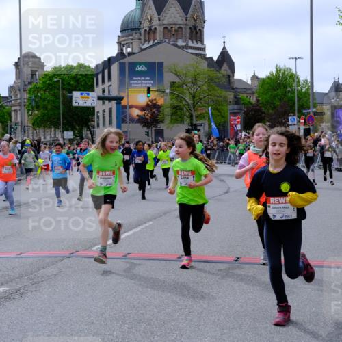 25.04.2026 - Das Zehntel Tim E. http://msf.ph/oto/9577279 25.04.2026 10:59:43 Ziel 5026, 5040, 5094, 5155, 5164, 5233, 5240, 5245, 5248, 5271, 5286, 5352, 5353, 5635, 5690, 5715, 5722, 5767, 5860, 5960, 6270, 6274, 6305, 6306, 6320, 6438, 6556, 6608, 6632, 6643, 6654, 6661, 6669, 6671, 6686, 6742, 6872, 6896, 6945, 7057, 7066, 7078, 7112, 7235, 7241, 7361, 7370, 7371, 7372, 7376, 7384, 7479, 7535, 7559, 7644, 7657, 7761, 7767, 7782, 7800, 7812, 7834, 7859 meine-sportfotos.de