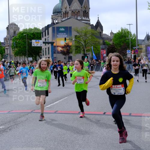 25.04.2026 - Das Zehntel Tim E. http://msf.ph/oto/9577280 25.04.2026 10:59:43 Ziel 5026, 5040, 5094, 5155, 5164, 5233, 5240, 5245, 5248, 5271, 5286, 5352, 5353, 5635, 5690, 5715, 5722, 5767, 5860, 5960, 6270, 6274, 6305, 6306, 6320, 6438, 6556, 6608, 6632, 6643, 6654, 6661, 6669, 6671, 6686, 6742, 6872, 6896, 6945, 7057, 7066, 7078, 7112, 7235, 7241, 7361, 7370, 7371, 7372, 7376, 7384, 7479, 7535, 7559, 7644, 7657, 7761, 7767, 7782, 7800, 7812, 7834, 7859 meine-sportfotos.de