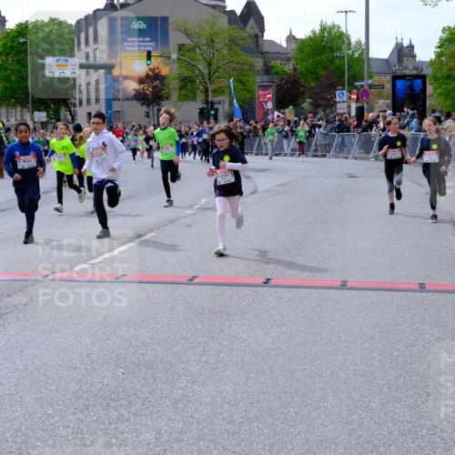 25.04.2026 - Das Zehntel Tim E. http://msf.ph/oto/9577289 25.04.2026 10:59:45 Ziel 5026, 5040, 5094, 5155, 5164, 5233, 5240, 5245, 5248, 5271, 5286, 5352, 5353, 5635, 5690, 5715, 5722, 5767, 5860, 6270, 6274, 6305, 6306, 6320, 6438, 6556, 6608, 6632, 6643, 6654, 6661, 6669, 6671, 6686, 6742, 6872, 6896, 7057, 7066, 7078, 7112, 7235, 7241, 7361, 7370, 7371, 7372, 7376, 7384, 7479, 7535, 7559, 7644, 7761, 7767, 7782, 7800, 7812, 7834, 7859 meine-sportfotos.de