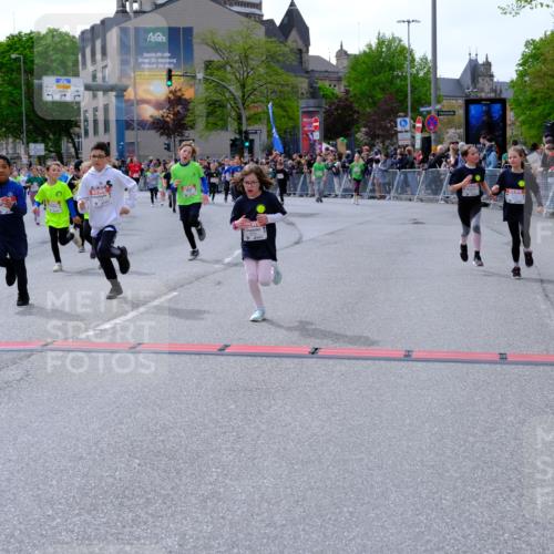25.04.2026 - Das Zehntel Tim E. http://msf.ph/oto/9577290 25.04.2026 10:59:45 Ziel 5026, 5040, 5094, 5155, 5164, 5233, 5240, 5245, 5248, 5271, 5286, 5352, 5353, 5635, 5690, 5715, 5722, 5767, 5860, 6270, 6274, 6305, 6306, 6320, 6438, 6556, 6608, 6632, 6643, 6654, 6661, 6669, 6671, 6686, 6742, 6872, 6896, 7057, 7066, 7078, 7112, 7235, 7241, 7361, 7370, 7371, 7372, 7376, 7384, 7479, 7535, 7559, 7644, 7761, 7767, 7782, 7800, 7812, 7834, 7859 meine-sportfotos.de