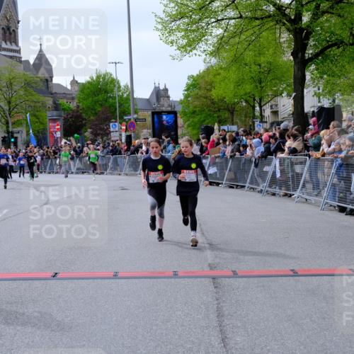 25.04.2026 - Das Zehntel Tim E. http://msf.ph/oto/9577294 25.04.2026 10:59:46 Ziel 5026, 5040, 5094, 5155, 5164, 5233, 5240, 5245, 5248, 5271, 5286, 5297, 5301, 5352, 5353, 5460, 5635, 5690, 5715, 5722, 5767, 5860, 6270, 6274, 6305, 6306, 6320, 6438, 6556, 6572, 6608, 6632, 6654, 6661, 6671, 6742, 6872, 6896, 7057, 7066, 7078, 7112, 7235, 7241, 7361, 7370, 7371, 7372, 7376, 7384, 7479, 7521, 7535, 7559, 7730, 7761, 7767, 7782, 7800, 7812, 7834, 7859 meine-sportfotos.de