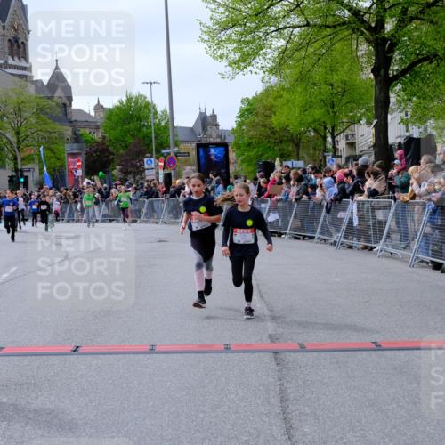 25.04.2026 - Das Zehntel Tim E. http://msf.ph/oto/9577295 25.04.2026 10:59:46 Ziel 5026, 5040, 5094, 5155, 5164, 5233, 5240, 5245, 5248, 5271, 5286, 5297, 5301, 5352, 5353, 5460, 5635, 5690, 5715, 5722, 5767, 5860, 6270, 6274, 6305, 6306, 6320, 6438, 6556, 6572, 6608, 6632, 6654, 6661, 6671, 6742, 6872, 6896, 7057, 7066, 7078, 7112, 7235, 7241, 7361, 7370, 7371, 7372, 7376, 7384, 7479, 7521, 7535, 7559, 7730, 7761, 7767, 7782, 7800, 7812, 7834, 7859 meine-sportfotos.de
