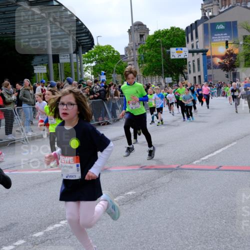 25.04.2026 - Das Zehntel Tim E. http://msf.ph/oto/9577300 25.04.2026 10:59:47 Ziel 5026, 5040, 5094, 5155, 5164, 5240, 5248, 5271, 5286, 5297, 5301, 5352, 5353, 5358, 5408, 5460, 5635, 5690, 5715, 5722, 5767, 5860, 6270, 6274, 6320, 6387, 6438, 6556, 6572, 6608, 6632, 6654, 6661, 6671, 6742, 6872, 6896, 7057, 7066, 7078, 7112, 7235, 7241, 7330, 7361, 7370, 7371, 7372, 7376, 7384, 7411, 7479, 7521, 7535, 7559, 7730, 7761, 7782, 7825, 7859, 7876 meine-sportfotos.de