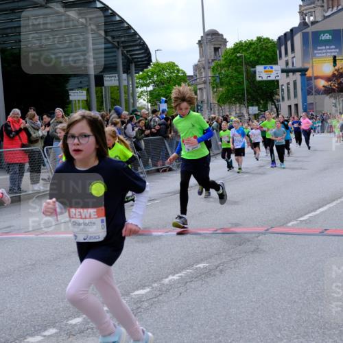 25.04.2026 - Das Zehntel Tim E. http://msf.ph/oto/9577301 25.04.2026 10:59:47 Ziel 5026, 5040, 5094, 5155, 5164, 5240, 5248, 5271, 5286, 5297, 5301, 5352, 5353, 5358, 5408, 5460, 5635, 5690, 5715, 5722, 5767, 5860, 6270, 6274, 6320, 6387, 6438, 6556, 6572, 6608, 6632, 6654, 6661, 6671, 6742, 6872, 6896, 7057, 7066, 7078, 7112, 7235, 7241, 7330, 7361, 7370, 7371, 7372, 7376, 7384, 7411, 7479, 7521, 7535, 7559, 7730, 7761, 7782, 7825, 7859, 7876 meine-sportfotos.de