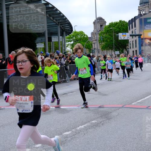25.04.2026 - Das Zehntel Tim E. http://msf.ph/oto/9577302 25.04.2026 10:59:47 Ziel 5026, 5040, 5094, 5155, 5164, 5240, 5248, 5271, 5286, 5297, 5301, 5352, 5353, 5358, 5408, 5460, 5635, 5690, 5715, 5722, 5767, 5860, 6270, 6274, 6320, 6387, 6438, 6556, 6572, 6608, 6632, 6654, 6661, 6671, 6742, 6872, 6896, 7057, 7066, 7078, 7112, 7235, 7241, 7330, 7361, 7370, 7371, 7372, 7376, 7384, 7411, 7479, 7521, 7535, 7559, 7730, 7761, 7782, 7825, 7859, 7876 meine-sportfotos.de