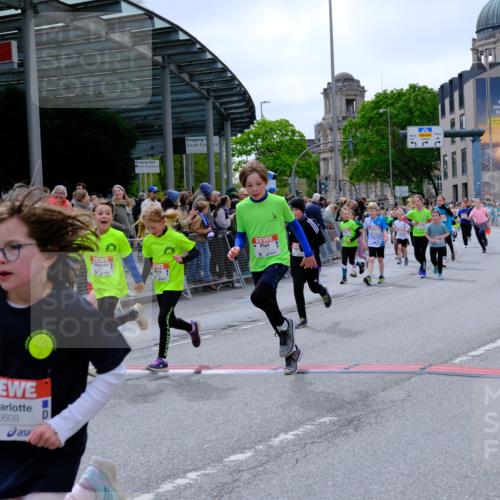 25.04.2026 - Das Zehntel Tim E. http://msf.ph/oto/9577303 25.04.2026 10:59:47 Ziel 5026, 5040, 5094, 5155, 5164, 5240, 5248, 5271, 5286, 5297, 5301, 5352, 5353, 5358, 5408, 5460, 5635, 5690, 5715, 5722, 5767, 5860, 6270, 6274, 6320, 6387, 6438, 6556, 6572, 6608, 6632, 6654, 6661, 6671, 6742, 6872, 6896, 7057, 7066, 7078, 7112, 7235, 7241, 7330, 7361, 7370, 7371, 7372, 7376, 7384, 7411, 7479, 7521, 7535, 7559, 7730, 7761, 7782, 7825, 7859, 7876 meine-sportfotos.de