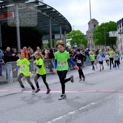 25.04.2026 - Das Zehntel Tim E. http://msf.ph/oto/9577305 25.04.2026 10:59:48 Ziel 5040, 5045, 5094, 5155, 5163, 5164, 5240, 5248, 5271, 5286, 5297, 5301, 5352, 5353, 5358, 5408, 5460, 5538, 5541, 5635, 5767, 5835, 5860, 6270, 6274, 6320, 6387, 6556, 6572, 6608, 6631, 6632, 6654, 6661, 6671, 6872, 6896, 7057, 7066, 7112, 7235, 7241, 7330, 7361, 7371, 7376, 7411, 7479, 7521, 7535, 7559, 7730, 7761, 7782, 7825, 7876 meine-sportfotos.de