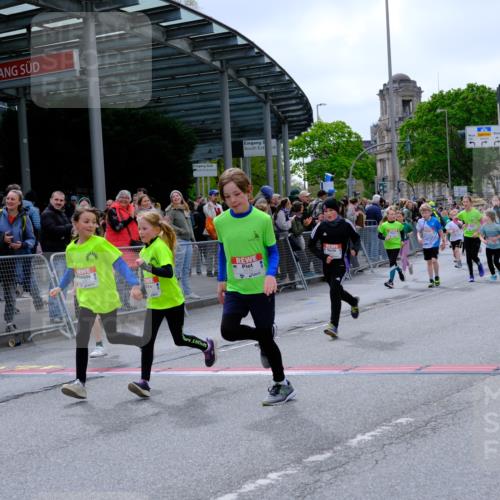 25.04.2026 - Das Zehntel Tim E. http://msf.ph/oto/9577306 25.04.2026 10:59:48 Ziel 5040, 5045, 5094, 5155, 5163, 5164, 5240, 5248, 5271, 5286, 5297, 5301, 5352, 5353, 5358, 5408, 5460, 5538, 5541, 5635, 5767, 5835, 5860, 6270, 6274, 6320, 6387, 6556, 6572, 6608, 6631, 6632, 6654, 6661, 6671, 6872, 6896, 7057, 7066, 7112, 7235, 7241, 7330, 7361, 7371, 7376, 7411, 7479, 7521, 7535, 7559, 7730, 7761, 7782, 7825, 7876 meine-sportfotos.de