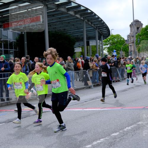 25.04.2026 - Das Zehntel Tim E. http://msf.ph/oto/9577309 25.04.2026 10:59:48 Ziel 5040, 5045, 5094, 5155, 5163, 5164, 5240, 5248, 5271, 5286, 5297, 5301, 5352, 5353, 5358, 5408, 5460, 5538, 5541, 5635, 5767, 5835, 5860, 6270, 6274, 6320, 6387, 6556, 6572, 6608, 6631, 6632, 6654, 6661, 6671, 6872, 6896, 7057, 7066, 7112, 7235, 7241, 7330, 7361, 7371, 7376, 7411, 7479, 7521, 7535, 7559, 7730, 7761, 7782, 7825, 7876 meine-sportfotos.de