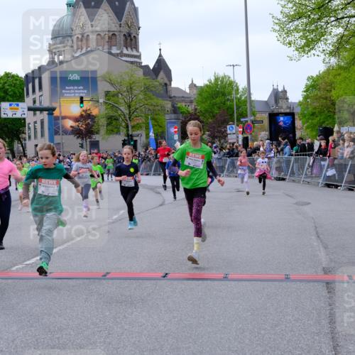 25.04.2026 - Das Zehntel Tim E. http://msf.ph/oto/9577311 25.04.2026 10:59:52 Ziel 5040, 5045, 5075, 5078, 5094, 5155, 5163, 5164, 5297, 5301, 5358, 5389, 5408, 5429, 5438, 5460, 5538, 5541, 5574, 5767, 5835, 6270, 6274, 6387, 6427, 6556, 6572, 6608, 6631, 6648, 6661, 6671, 6853, 6872, 6896, 6975, 7033, 7045, 7112, 7235, 7241, 7330, 7338, 7376, 7411, 7521, 7730, 7825, 7876 meine-sportfotos.de