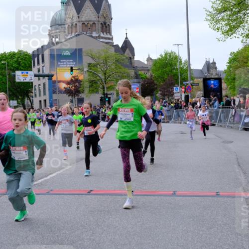 25.04.2026 - Das Zehntel Tim E. http://msf.ph/oto/9577315 25.04.2026 10:59:52 Ziel 5040, 5045, 5075, 5078, 5094, 5155, 5163, 5164, 5297, 5301, 5358, 5389, 5408, 5429, 5438, 5460, 5538, 5541, 5574, 5767, 5835, 6270, 6274, 6387, 6427, 6556, 6572, 6608, 6631, 6648, 6661, 6671, 6853, 6872, 6896, 6975, 7033, 7045, 7112, 7235, 7241, 7330, 7338, 7376, 7411, 7521, 7730, 7825, 7876 meine-sportfotos.de