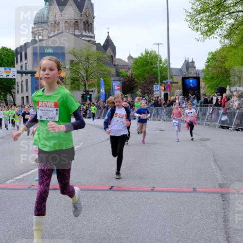 25.04.2026 - Das Zehntel Tim E. http://msf.ph/oto/9577318 25.04.2026 10:59:53 Ziel 5040, 5045, 5075, 5078, 5094, 5155, 5163, 5164, 5297, 5301, 5358, 5389, 5408, 5429, 5438, 5460, 5538, 5541, 5574, 5835, 6387, 6427, 6556, 6572, 6631, 6648, 6661, 6671, 6853, 6872, 6975, 7033, 7045, 7076, 7081, 7112, 7235, 7241, 7330, 7338, 7411, 7521, 7730, 7825, 7876 meine-sportfotos.de