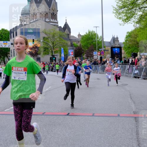 25.04.2026 - Das Zehntel Tim E. http://msf.ph/oto/9577319 25.04.2026 10:59:53 Ziel 5040, 5045, 5075, 5078, 5094, 5155, 5163, 5164, 5297, 5301, 5358, 5389, 5408, 5429, 5438, 5460, 5538, 5541, 5574, 5835, 6387, 6427, 6556, 6572, 6631, 6648, 6661, 6671, 6853, 6872, 6975, 7033, 7045, 7076, 7081, 7112, 7235, 7241, 7330, 7338, 7411, 7521, 7730, 7825, 7876 meine-sportfotos.de