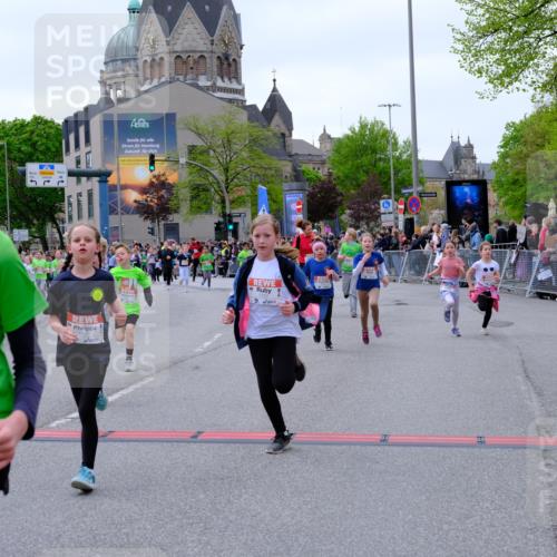 25.04.2026 - Das Zehntel Tim E. http://msf.ph/oto/9577322 25.04.2026 10:59:53 Ziel 5040, 5045, 5075, 5078, 5094, 5155, 5163, 5164, 5297, 5301, 5358, 5389, 5408, 5429, 5438, 5460, 5538, 5541, 5574, 5835, 6387, 6427, 6556, 6572, 6631, 6648, 6661, 6671, 6853, 6872, 6975, 7033, 7045, 7076, 7081, 7112, 7235, 7241, 7330, 7338, 7411, 7521, 7730, 7825, 7876 meine-sportfotos.de