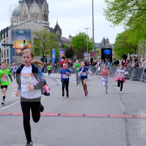 25.04.2026 - Das Zehntel Tim E. http://msf.ph/oto/9577324 25.04.2026 10:59:54 Ziel 5040, 5045, 5075, 5078, 5163, 5164, 5297, 5301, 5358, 5389, 5408, 5429, 5438, 5460, 5538, 5541, 5574, 5835, 5983, 6387, 6427, 6492, 6516, 6556, 6572, 6631, 6648, 6661, 6671, 6853, 6975, 7033, 7045, 7076, 7081, 7112, 7235, 7241, 7330, 7338, 7411, 7521, 7730, 7825, 7876 meine-sportfotos.de