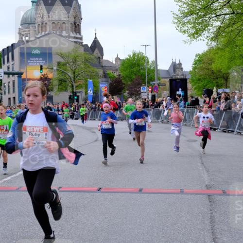 25.04.2026 - Das Zehntel Tim E. http://msf.ph/oto/9577325 25.04.2026 10:59:54 Ziel 5040, 5045, 5075, 5078, 5163, 5164, 5297, 5301, 5358, 5389, 5408, 5429, 5438, 5460, 5538, 5541, 5574, 5835, 5983, 6387, 6427, 6492, 6516, 6556, 6572, 6631, 6648, 6661, 6671, 6853, 6975, 7033, 7045, 7076, 7081, 7112, 7235, 7241, 7330, 7338, 7411, 7521, 7730, 7825, 7876 meine-sportfotos.de