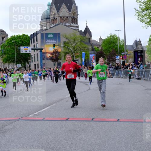 25.04.2026 - Das Zehntel Tim E. http://msf.ph/oto/9577341 25.04.2026 10:59:56 Ziel 5045, 5075, 5078, 5163, 5197, 5204, 5238, 5297, 5301, 5358, 5389, 5408, 5429, 5438, 5460, 5538, 5541, 5574, 5835, 5983, 6387, 6427, 6492, 6516, 6572, 6631, 6648, 6694, 6853, 6975, 7033, 7045, 7076, 7081, 7098, 7119, 7330, 7338, 7411, 7521, 7730, 7825, 7876 meine-sportfotos.de